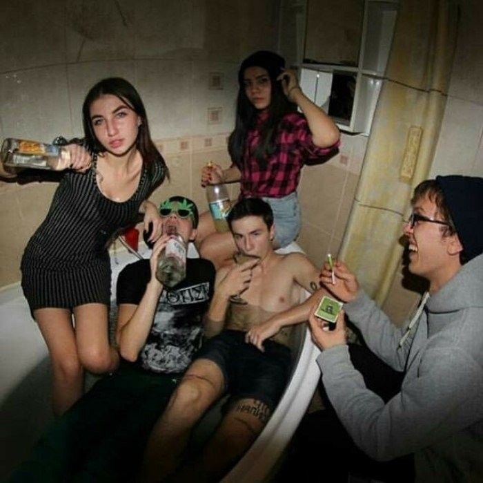 Русская порно вечеринка с алкоголем