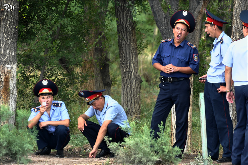 Яна Куц В Черном Белье – Товарищи Полицейские 2011