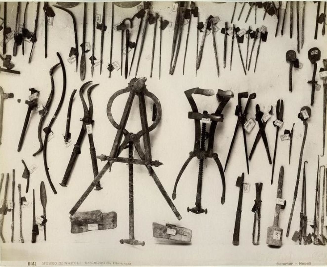 Хирургические инструменты из Помпеи