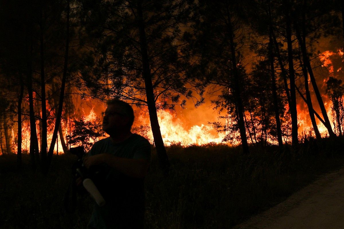 Португальские пожарные. Сильный жар ночью