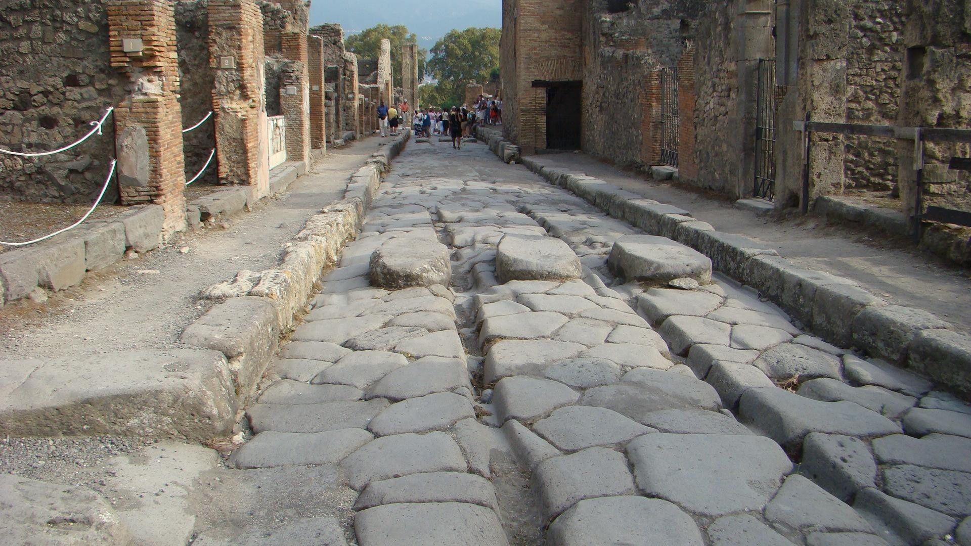 Античные дороги. Римские дороги Помпеи. Римские мощеные дороги. Мощеные дороги римской империи. Дороги в древнем Риме.