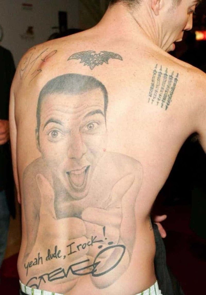 Татуировки знаменитостей: глупые, личные, смешные.